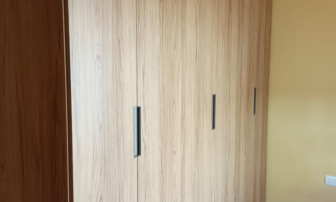 Armario de puertas batientes